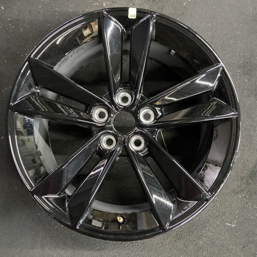 18" MUSTANG 24 18x8.5 5 split spoke Original OEM Wheel Rim - Front View