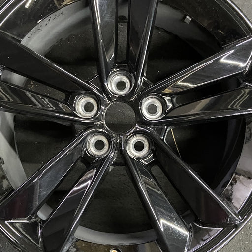 18" MUSTANG 24 18x8.5 5 split spoke Original OEM Wheel Rim - Angle View