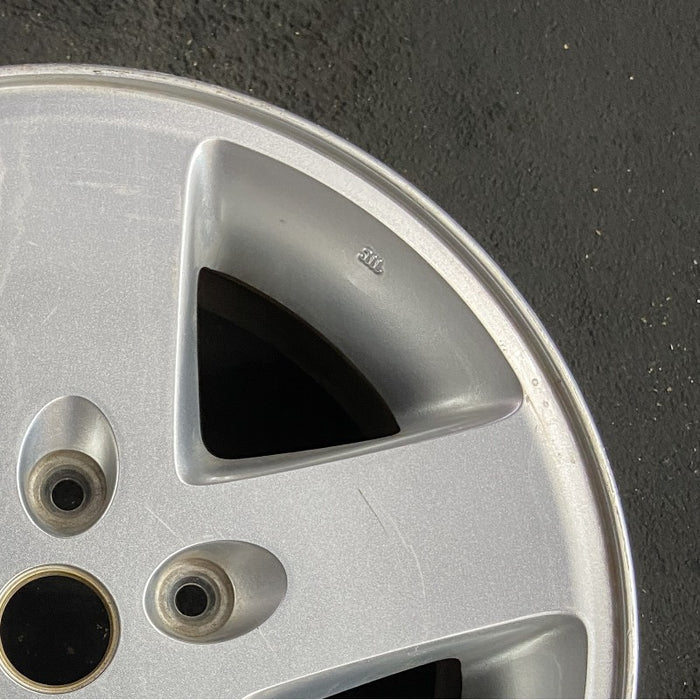 17" WRANGLER 07-08 17x7.5 silver Original OEM Wheel Rim - Close-Up Detail