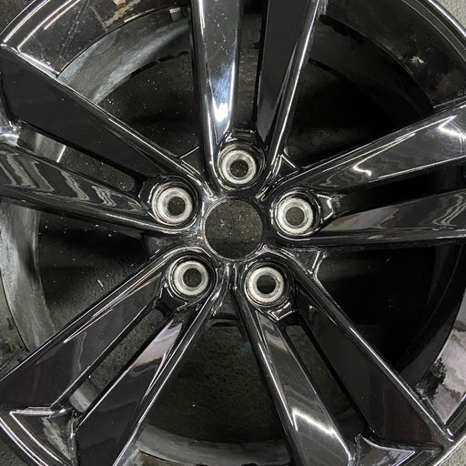 18" MUSTANG 24 18x8.5 5 split spoke Original OEM Wheel Rim - Angle View