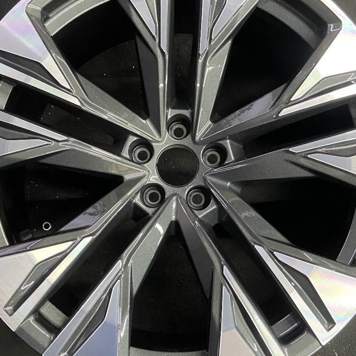 22" Q8 24 22x10 5 double spoke Original OEM Wheel Rim - Angle View