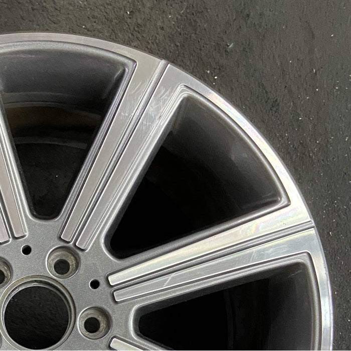 20" MERCEDES GLS-CLASS 20-23 167 Type GLS450 20x8.5 8 spoke Original OEM Wheel - Close-Up Detail