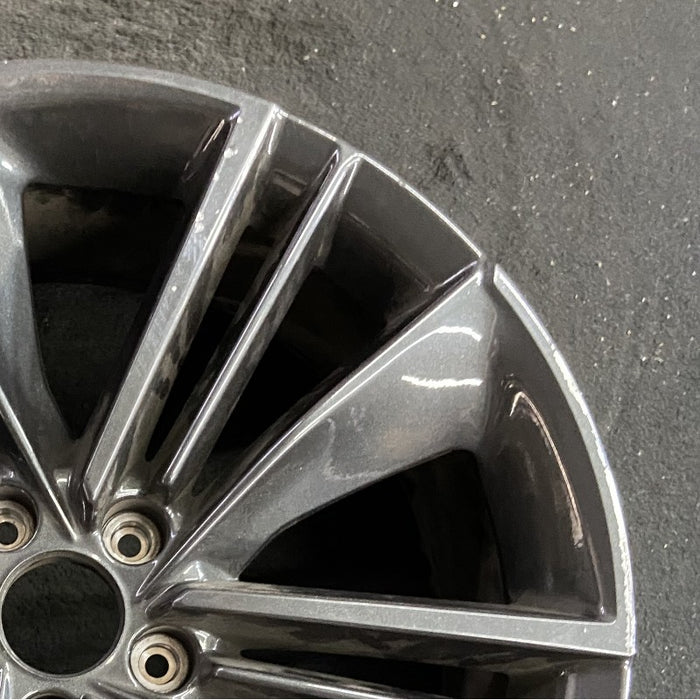 20" QX55 22-24 20x8.5 Original OEM Wheel Rim - Close-Up Detail