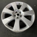 22" RANGE ROVER 13-14 , 22x9.5, 7 spoke Original OEM Wheel Rim - Close-Up Detail