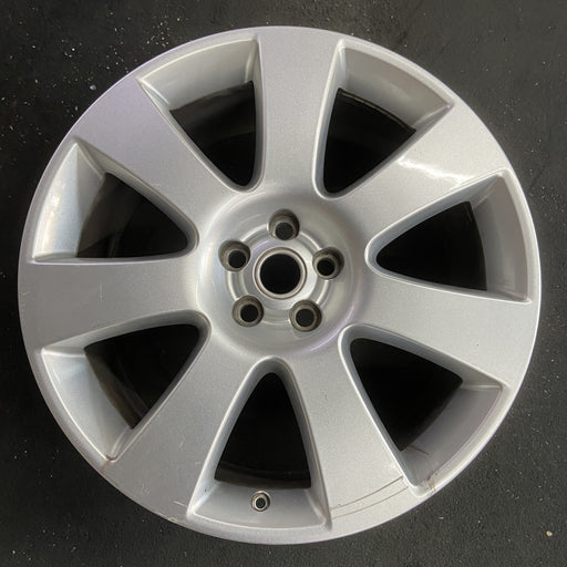 22" RANGE ROVER 13-14 , 22x9.5, 7 spoke Original OEM Wheel Rim - Angle View