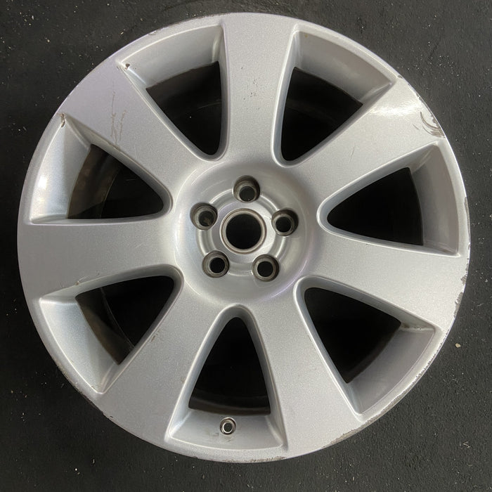 22" RANGE ROVER 13-14 , 22x9.5, 7 spoke Original OEM Wheel Rim - Angle View