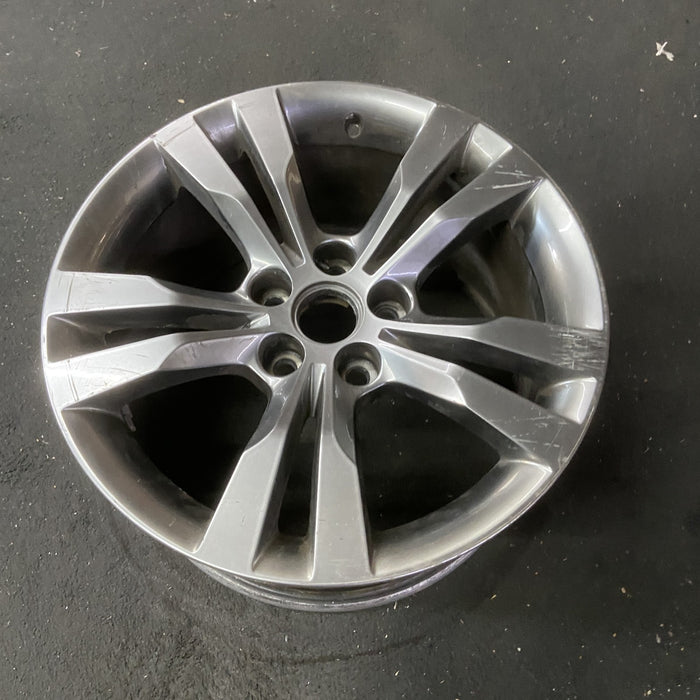 18" CTS 14-15 Sdn, 18x9.5, machined finish Original OEM Wheel Rim - Close-Up Detail