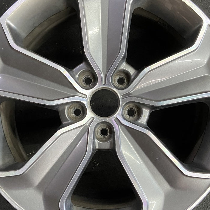 18" SANTA FE 13 18x7.5 alloy 5 spoke 3.3L LWB Original OEM Wheel Rim - Angle View