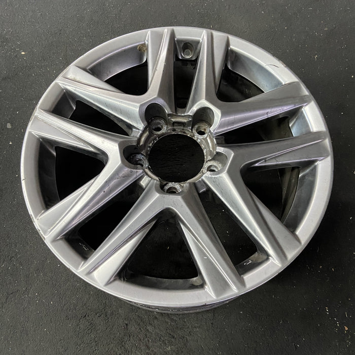 20" LEXUS LX570 13-15 , , Original OEM Wheel Rim - Close-Up Detail