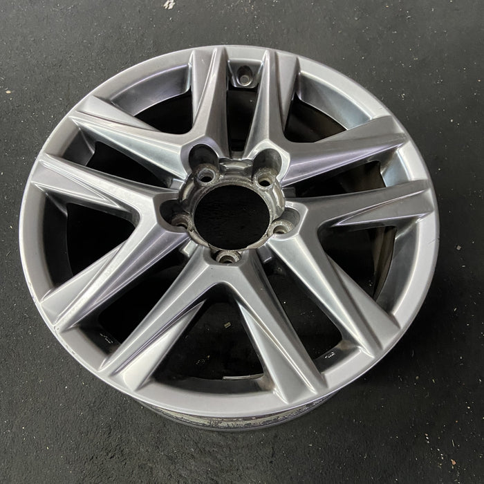20" LEXUS LX570 13-15 , , Original OEM Wheel Rim - Close-Up Detail