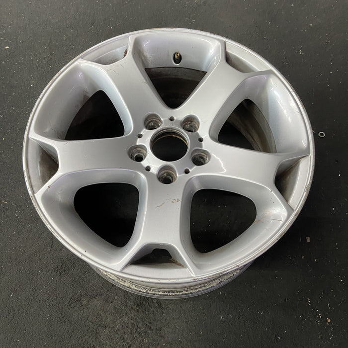 18" BMW X5 01 18x8.5 , , Y spoke Original OEM Wheel Rim - Close-Up Detail