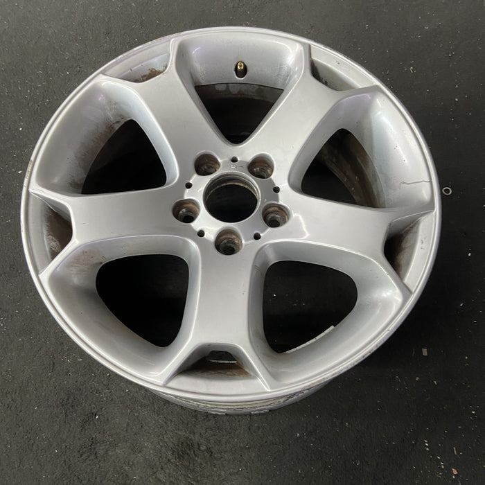 18" BMW X5 01 18x8.5 , , Y spoke Original OEM Wheel Rim - Close-Up Detail