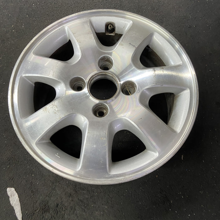 15" ACCORD 00 4 cylinder , 15x6, alloy, 7 spoke, straight spokes Original OEM - Close-Up Detail
