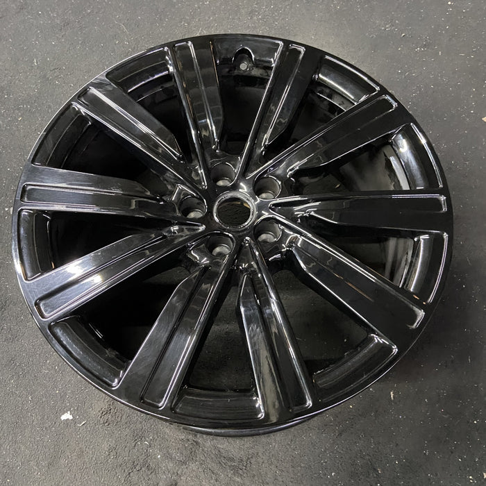 22" RANGE ROVER 22 , 22x9.5, 10 spoke, gloss black Original OEM Wheel Rim - Close-Up Detail