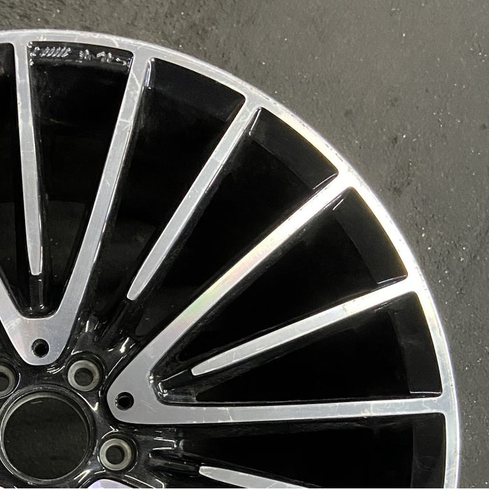 21" MERCEDES S-CLASS 21 223 Type S models Sedan 21x10 5 V spoke machined face - Close-Up Detail