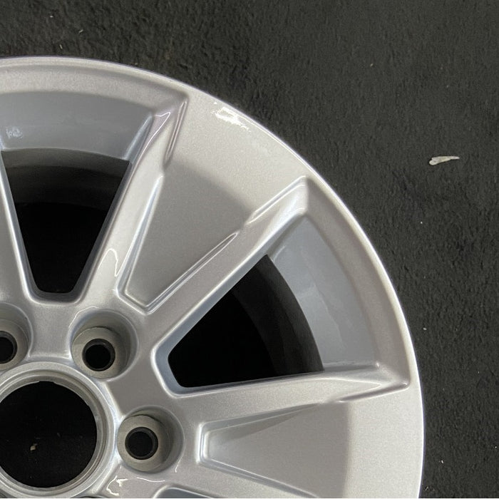 17" SIERRA 1500 PICKUP 19 , 17x8, alloy Original OEM Wheel Rim - Close-Up Detail