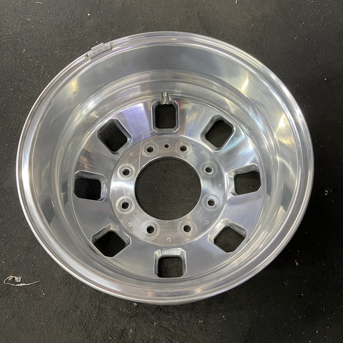18" SIERRA 3500 PICKUP 24 DRW, 18x6.5, rear, outer Original OEM Wheel Rim - Close-Up Detail