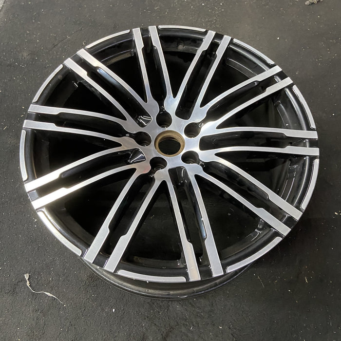 21" PORSCHE MACAN 15-18 21x9 , 20 spoke Original OEM Wheel Rim - Close-Up Detail