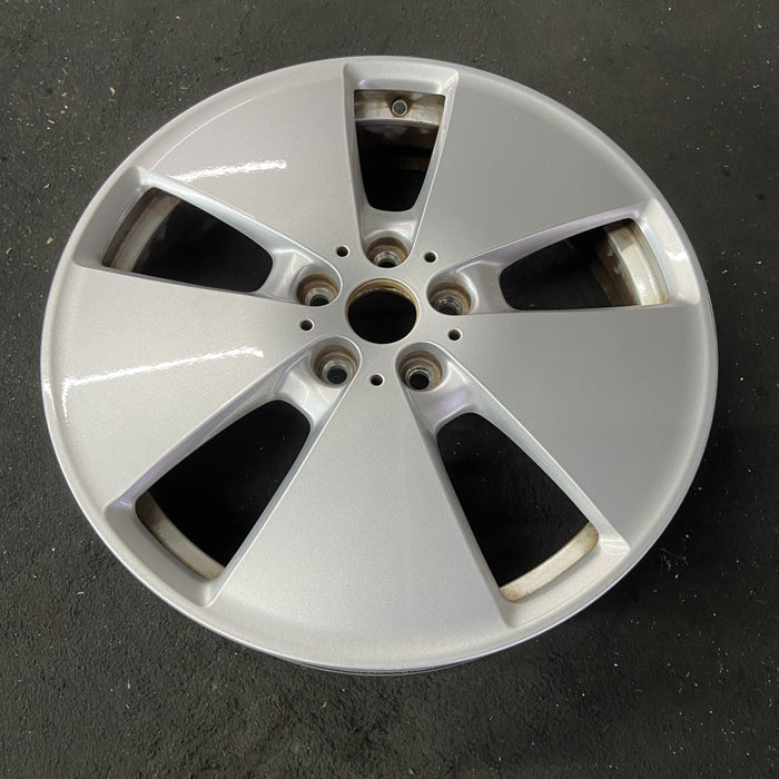 19" BMW i3 14-19 19x5 , 5 spoke, wide spoke Original OEM Wheel Rim - Close-Up Detail