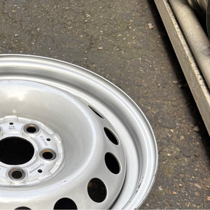 16" METRIS 23 447 Type, 16x5.5, steel Original OEM Wheel Rim - Side Profile