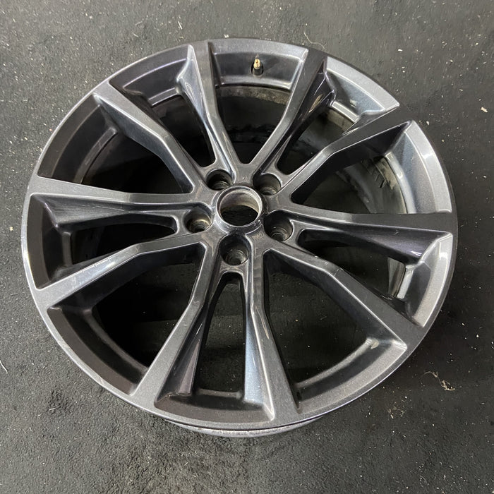 20" EXPLORER 17-19 20x8.5, , 10 spoke, , dark gray Original OEM Wheel Rim - Close-Up Detail