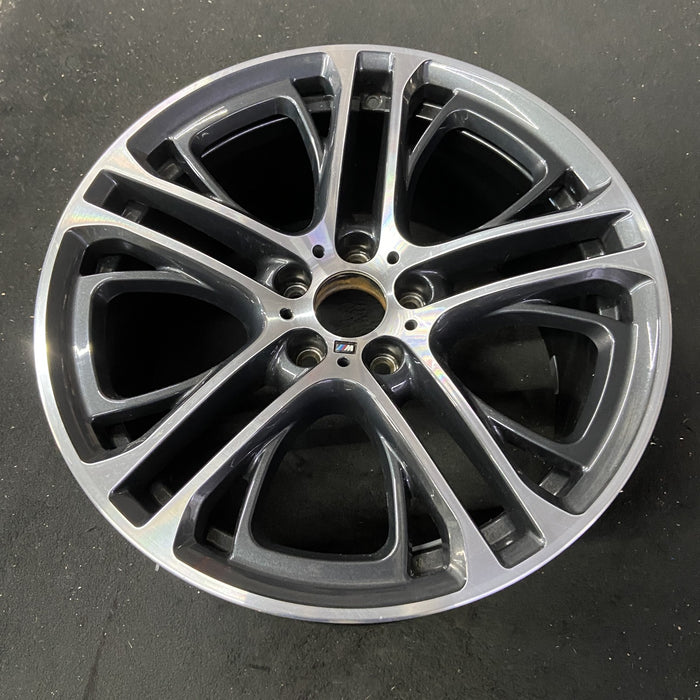 20" BMW X3 11-17 20x10 , 10 spoke Original OEM Wheel Rim - Close-Up Detail