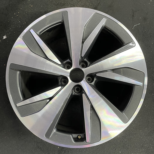 20" Q8 E-TRON 24 20x9, Original OEM Wheel Rim - Angle View