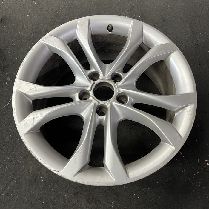 18" AUDI S4 11-12 18x8 , 5 double spoke Original OEM Wheel Rim - Close-Up Detail
