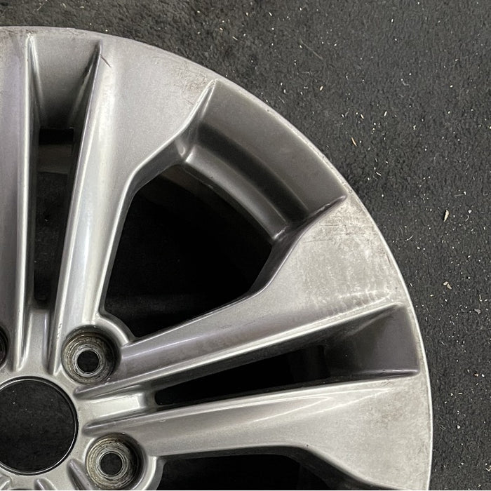 17" SANTA FE 13-16 17x7 alloy 10 spoke Sport Original OEM Wheel Rim - Close-Up Detail