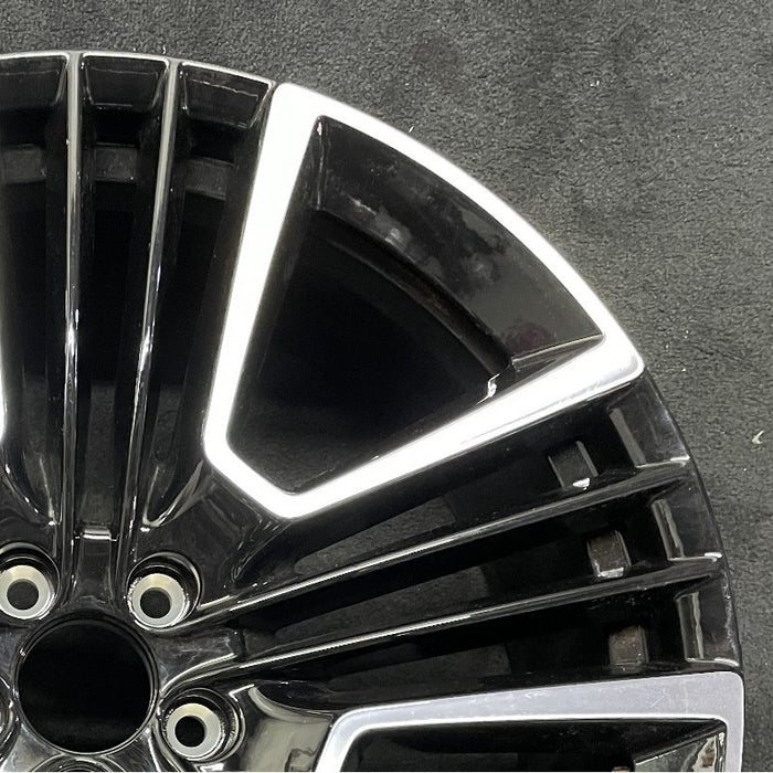 21" XC40 19-21 21x8.5 Original OEM Wheel Rim - Close-Up Detail