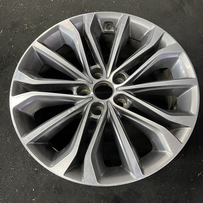 18" G80 17 18x8 Original OEM Wheel Rim - Close-Up Detail