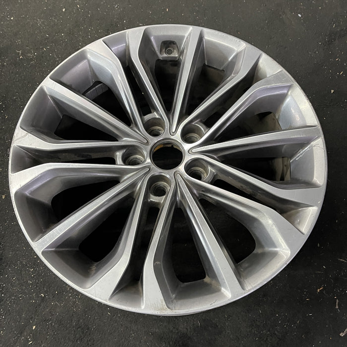 18" G80 17 18x8 Original OEM Wheel Rim - Close-Up Detail
