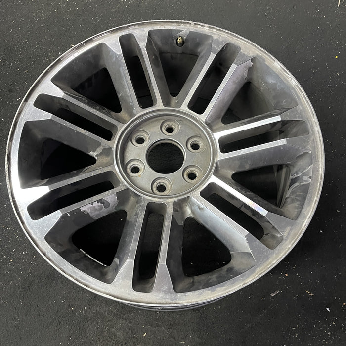 22" ESCALADE 12-14 22x9, 14 spoke, opt Q7L Original OEM Wheel Rim - Close-Up Detail