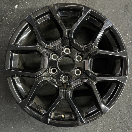 20" CANYON 23-24 20x9, black Original OEM Wheel Rim - Angle View