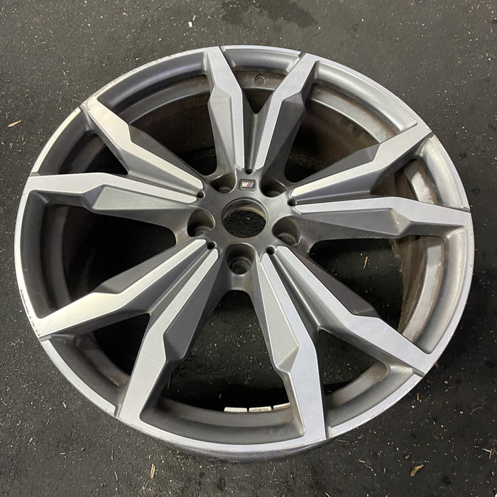 20" BMW X1 20 20x8, , w/ pockets, gray pockets Original OEM Wheel Rim - Close-Up Detail