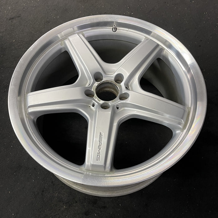 21" MERCEDES GL-CLASS 08-09 164 Type; GL550, 21x10 Original OEM Wheel Rim - Close-Up Detail