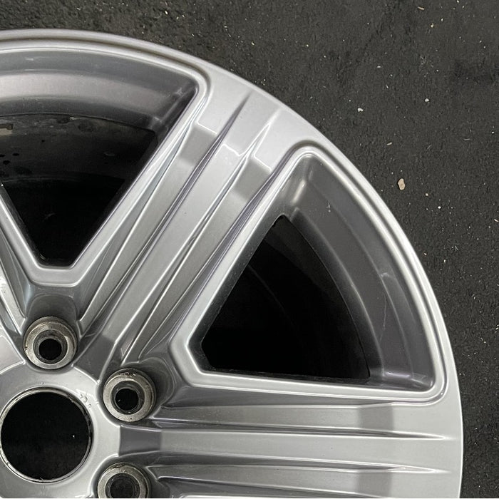 20" EXPEDITION 18-19 20x8.5 6 spoke Original OEM Wheel Rim - Close-Up Detail