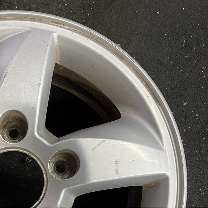 16" SORENTO 06 16x7 alloy 5 spoke curved spoke Original OEM Wheel Rim - Close-Up Detail