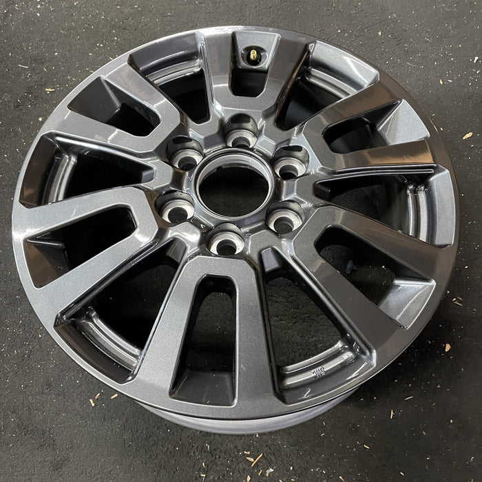 18" LAND CRUISER 24 18x7 Original OEM Wheel Rim - Close-Up Detail