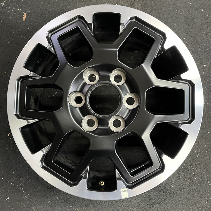 18" 4 RUNNER 25 18x7.5, machined finish Original OEM Wheel Rim - Angle View