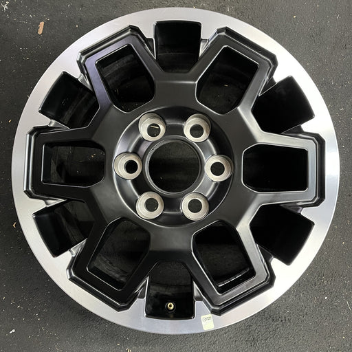 18" 4 RUNNER 25 18x7.5, machined finish Original OEM Wheel Rim - Angle View