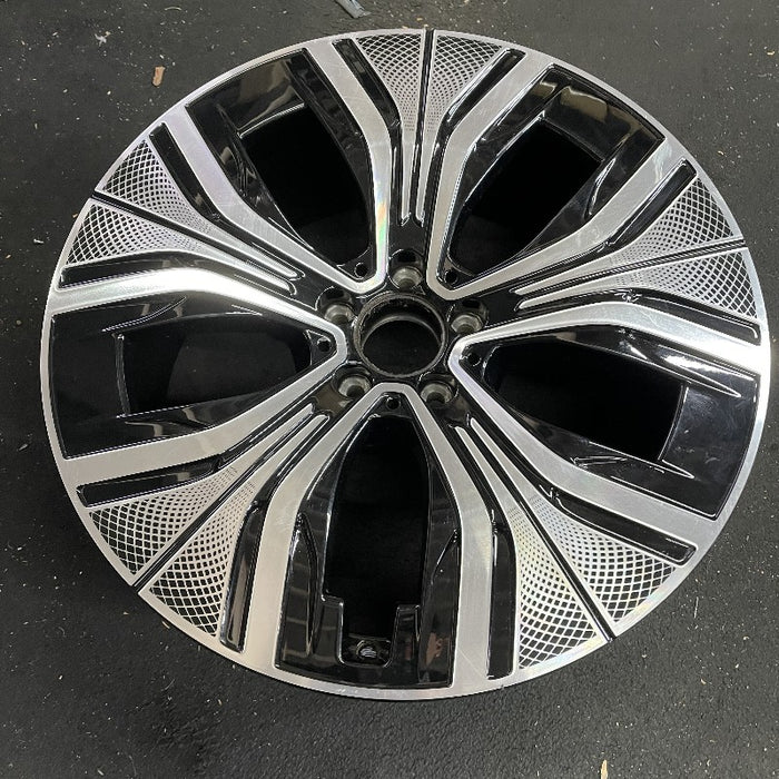 20" EQE-CLASS SUV 23-24 294 Type 20x8.5 5 spoke w/o mesh cut-outs; black - View 7