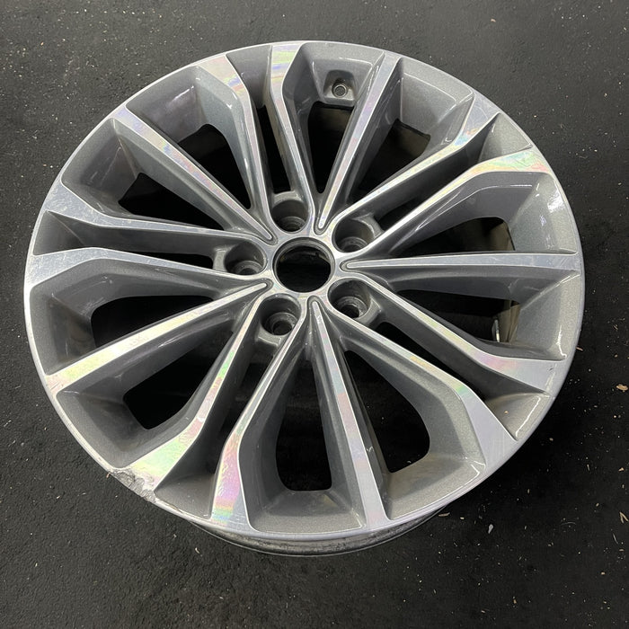 18" G80 17 18x8 Original OEM Wheel Rim - Close-Up Detail