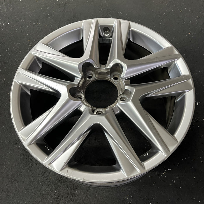 20" LEXUS LX570 13-15 , , Original OEM Wheel Rim - Close-Up Detail