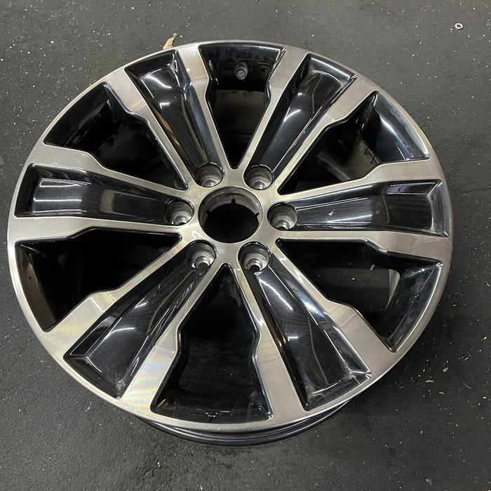 20" ARMADA 17 20x8, , , Platinum Original OEM Wheel Rim - Close-Up Detail