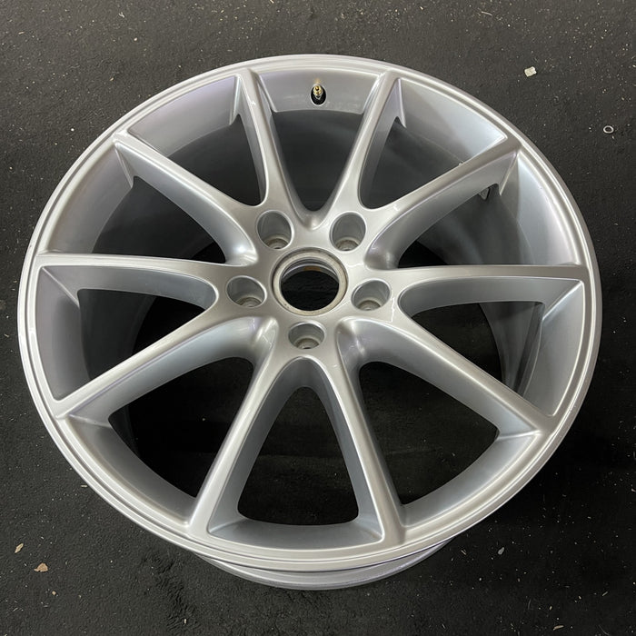 20" PORSCHE CAYENNE 19-24 20x10.5, 10 spoke, 64mm offset Original OEM Wheel Rim - Close-Up Detail