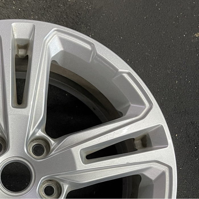 17" TERRAIN 18-21 17x7 opt RSB Original OEM Wheel Rim - Close-Up Detail