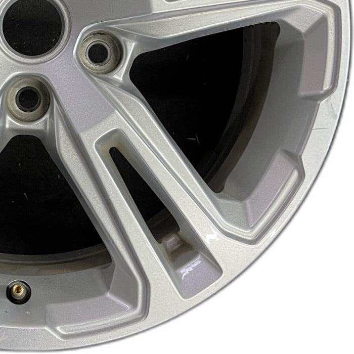 17" TERRAIN 18-21 17x7 opt RSB Original OEM Wheel Rim - Close-Up Detail