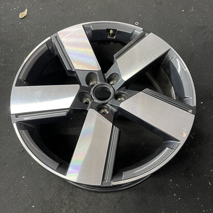 20" SANTA FE 24 gasoline, 20x8.5 Original OEM Wheel Rim - Close-Up Detail