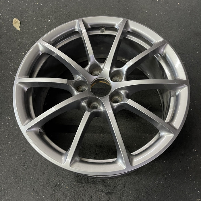 17" GIULIA 17-18 17x7.5, 10 single spoke Original OEM Wheel Rim - Close-Up Detail